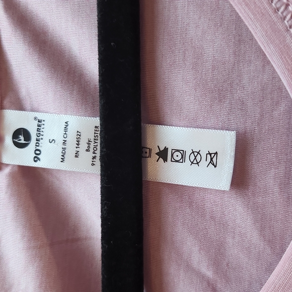 90 degree Activewear T - Picture 2 of 2